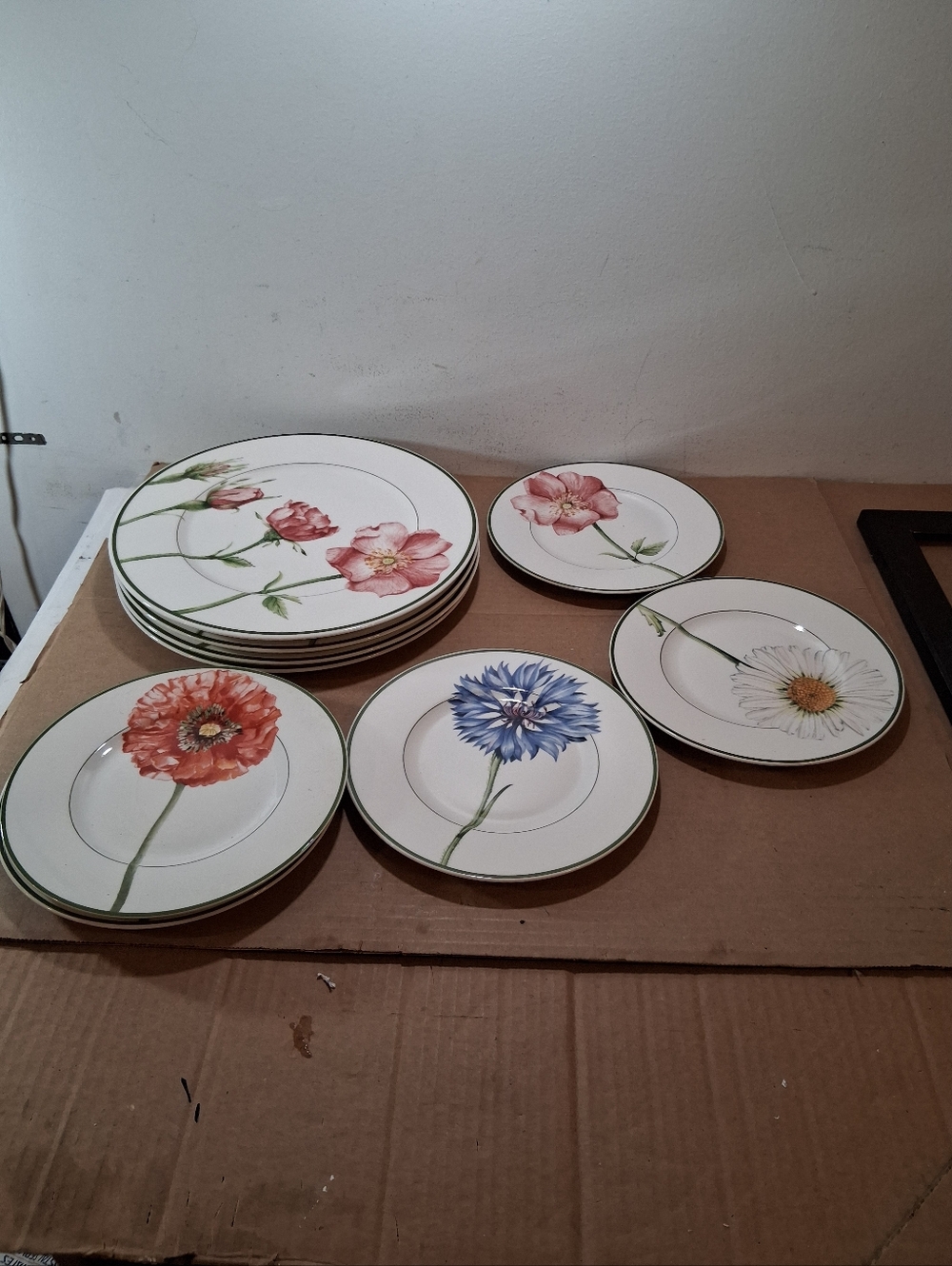 8 Villeroy & Boch  Dishes 8 Buffet and 4 Lunch Plates Four Collections Germany